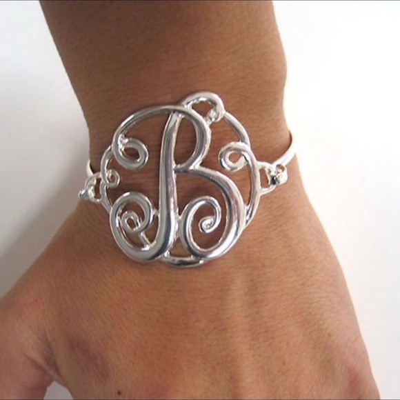 What letter do you need? Monogram Initial Bracelet in Gold or Silver-Boutique - Picture 10 of 12
